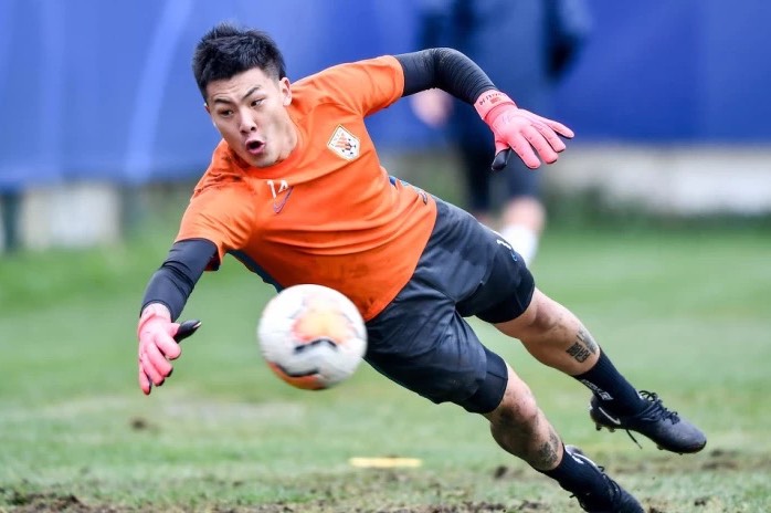 包含纽卡斯尔训练开放日，国际比赛日完成体检引欢呼，西甲在即，心理建设被强调的词条