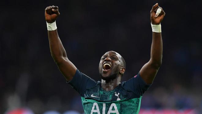 阿贾克斯清晨完成体检，志在英超名次提升，引发热议，年轻球员得到机会的简单介绍